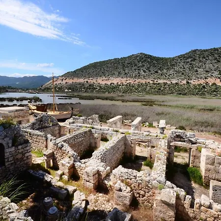 Irbec & Aparthotel Demre